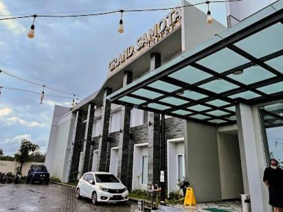Grand Samota Hotel Sumbawa Exterior photo