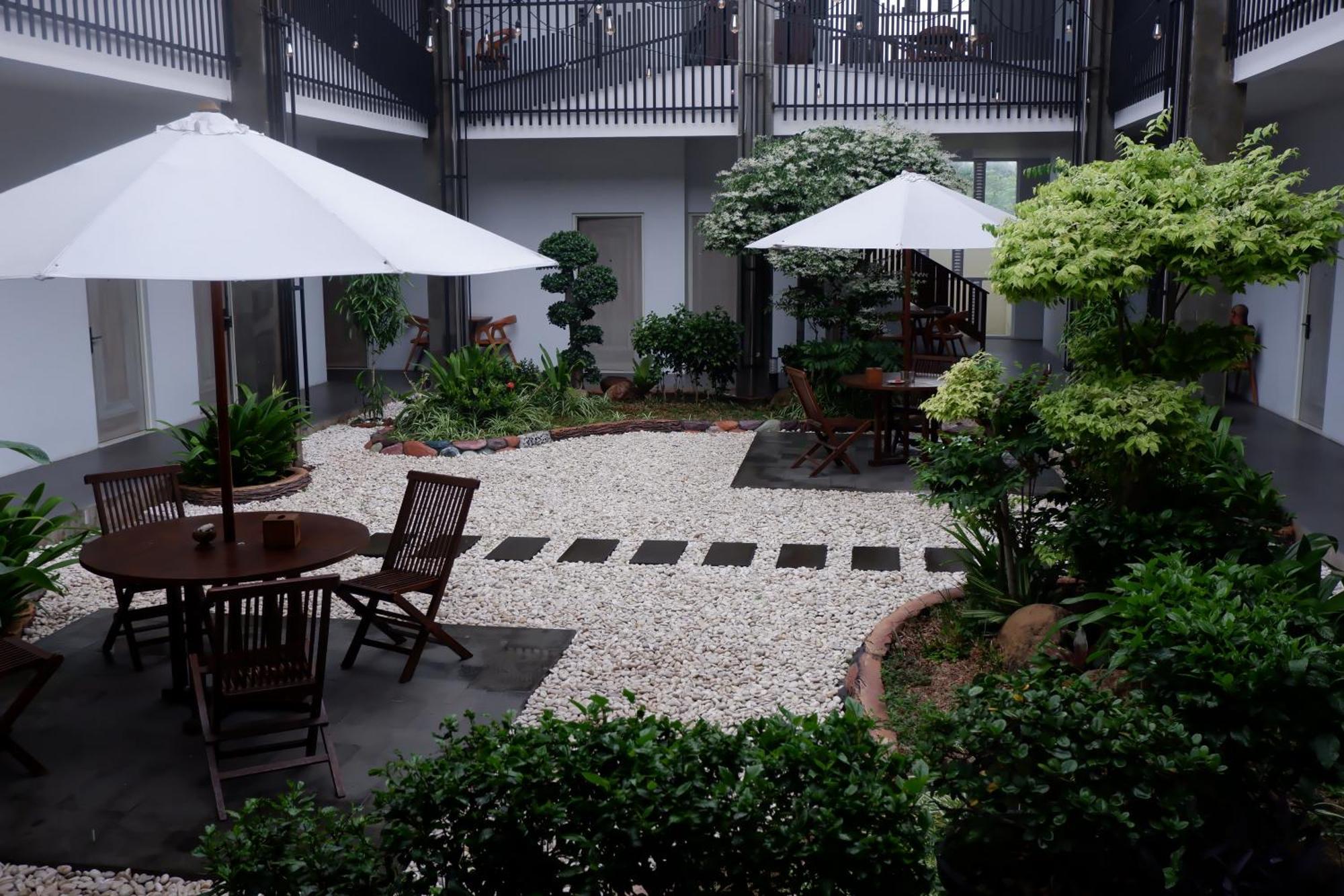 Grand Samota Hotel Sumbawa Exterior photo